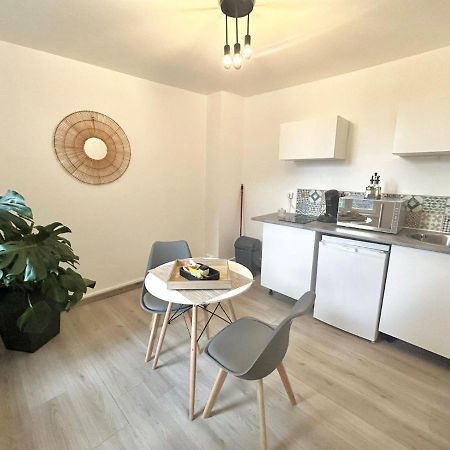 Appartamento Appt 2 A Deux Pas De La Gare D'Amiens Esterno foto